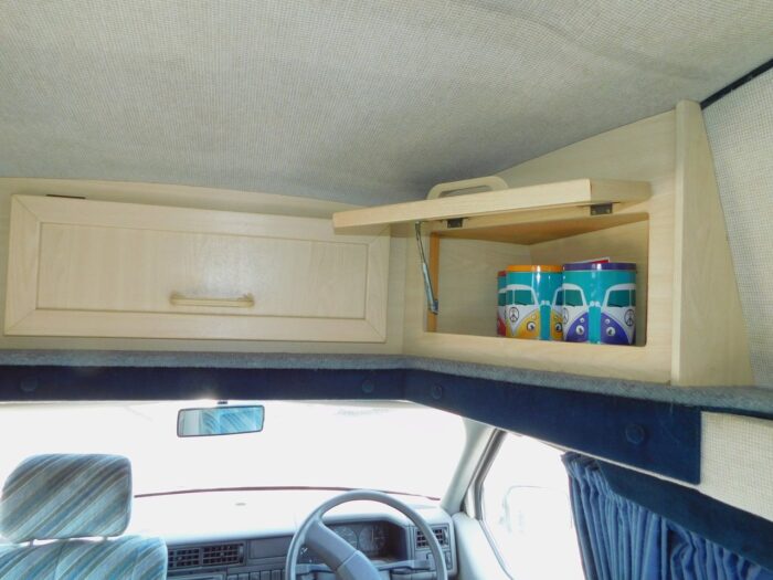 VW 2.0 Petrol Holdsworth Villa 2 Plus 2 Berth Campervan £12,999 - Image 8