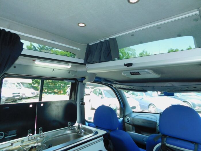 Fiat Doblo Dynamic 1.9 jtd CAMPERVAN by Classic Campers with 4 SEATBELTS and AIR CONDITIONING. £11,999 - Image 12