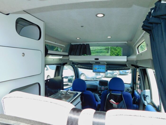Fiat Doblo Dynamic 1.9 jtd CAMPERVAN by Classic Campers with 4 SEATBELTS and AIR CONDITIONING. £11,999 - Image 8