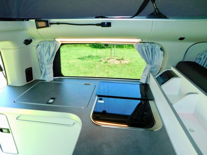 Westfalia Nugget 2020 70 plate Pop-Top Campervan Ford Transit, 2x Double Beds – 4x Berth & 5x Travelling Seats, 185 BHp Manual Gearbox – Super Specification With Full Service History! £44,999 - Image 18