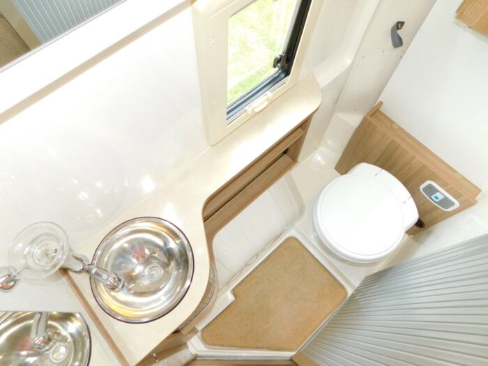 Rapido V56 Luxury 3 Berth with Double Bed and Single Bed. One Owner and Low Mileage from New  £51,999 ULEZ Exempt - Image 20