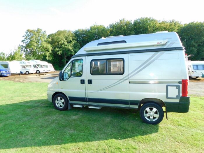 Auto-Sleeper DORSET Peugeot 2.0 HDI Luxury 4 Berth (2 Plus 2) model. Only 5.2m Long, 2.02m Wide. 2 x Electric Steps. 2003 £19,999 - Image 30