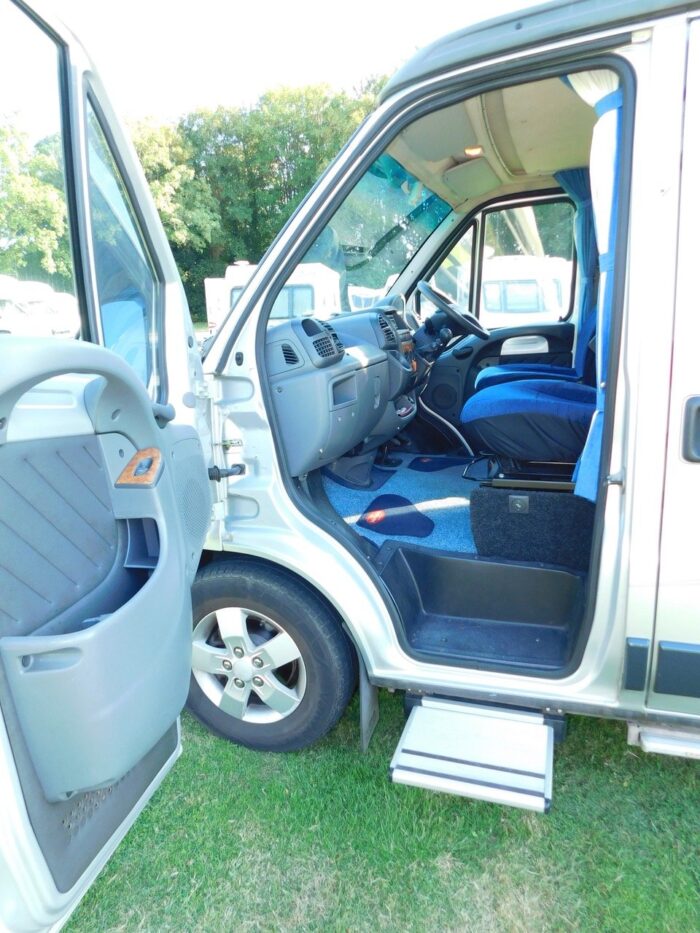 Auto-Sleeper DORSET Peugeot 2.0 HDI Luxury 4 Berth (2 Plus 2) model. Only 5.2m Long, 2.02m Wide. 2 x Electric Steps. 2003 £19,999 - Image 27