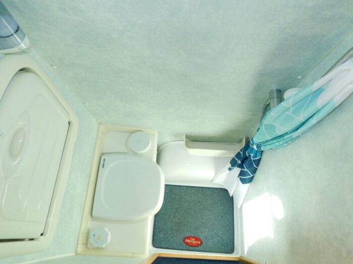 Auto-Sleeper DORSET Peugeot 2.0 HDI Luxury 4 Berth (2 Plus 2) model. Only 5.2m Long, 2.02m Wide. 2 x Electric Steps. 2003 £19,999 - Image 19