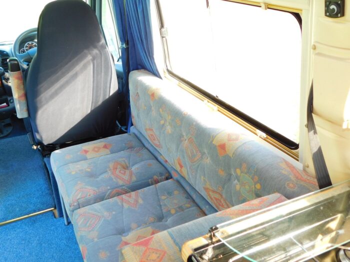 Auto-Sleeper DORSET Peugeot 2.0 HDI Luxury 4 Berth (2 Plus 2) model. Only 5.2m Long, 2.02m Wide. 2 x Electric Steps. 2003 £19,999 - Image 14