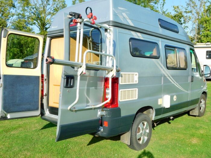 Auto-Sleeper DORSET Peugeot 2.0 HDI Luxury 4 Berth (2 Plus 2) model. Only 5.2m Long, 2.02m Wide. 2 x Electric Steps. 2003 £19,999 - Image 8