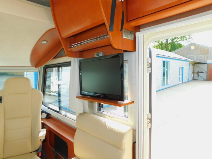 Concorde Credo Emotion 713H Fiat 3.0 L 180 bhp Automatic Luxury 4 Berth with Large Garage for a Scooter etc. £65,999 - Image 15