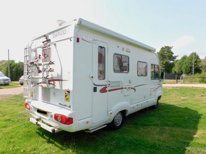 Rapido 927F Luxury 4 Berth Motorhome with 4 x Seat Belts. Fiat 2.8 Hdi with Spacious Lounge and 2 x Double Beds. Only 5.99m Long. £32,000 - Image 29