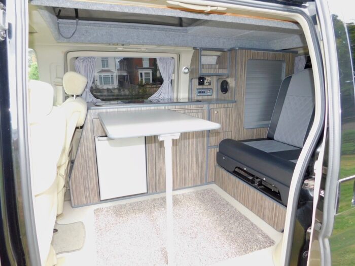 Nissan Elgrand Highway Star 2.5 Petrol AUTOMATIC Switchable from 2 wd to 4 wd. 2 Plus 2 Berth by Free Spirit Campervans £23,999 - Image 20