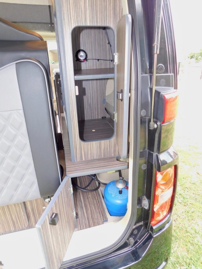 Nissan Elgrand Highway Star 2.5 Petrol AUTOMATIC Switchable from 2 wd to 4 wd. 2 Plus 2 Berth by Free Spirit Campervans £23,999 - Image 7