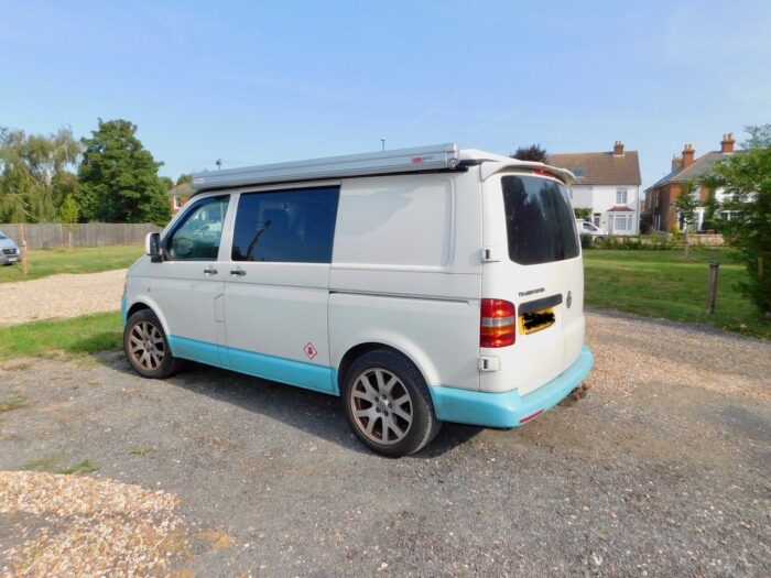 VW T5 1.9d Pop Top with REAR LOUNGE and 2 Plus 2 Sleeping. February 2008. £17,999 - Image 6