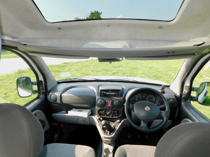 Dolly Doblo 2011 Freedom Compact 2 Berth Campervan.  £10,999 - Image 4