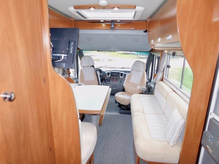 Laika Rexosline 680 LHD with Automatic Gearbox 5 Berth with 4 x Seat Belts. Late 2008 with only 71,000 miles from New with FSH.. £36,999 - Image 25