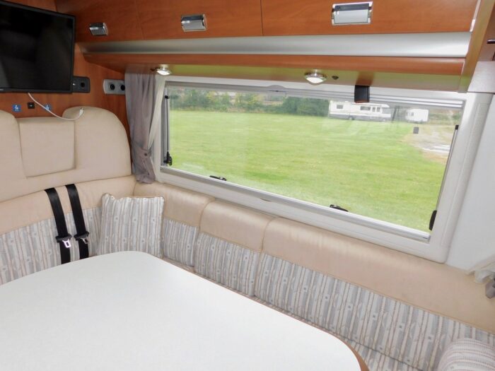 Laika Rexosline 680 LHD with Automatic Gearbox 5 Berth with 4 x Seat Belts. Late 2008 with only 71,000 miles from New with FSH.. £36,999 - Image 23