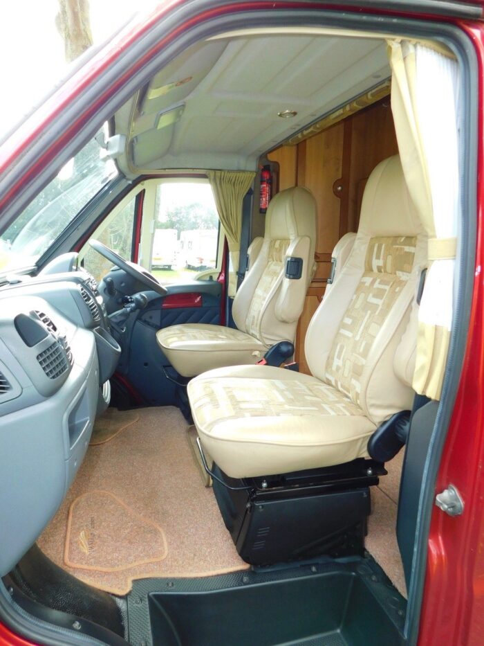 IH Savannah Tio R Luxury 2 Berth Campervan with U Shape REAR LOUNGE. Fiat 2.8 Jtd with Only 60,000 miles from NEW. Only 5.6m Long £24,999 - Image 29