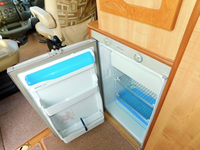 IH Savannah Tio R Luxury 2 Berth Campervan with U Shape REAR LOUNGE. Fiat 2.8 Jtd with Only 60,000 miles from NEW. Only 5.6m Long £24,999 - Image 21