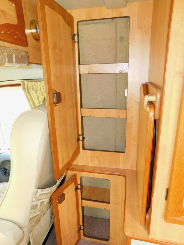 IH Savannah Tio R Luxury 2 Berth Campervan with U Shape REAR LOUNGE. Fiat 2.8 Jtd with Only 60,000 miles from NEW. Only 5.6m Long £24,999 - Image 20