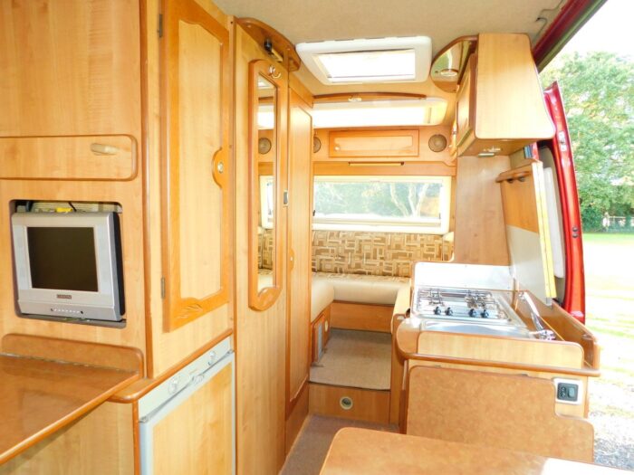 IH Savannah Tio R Luxury 2 Berth Campervan with U Shape REAR LOUNGE. Fiat 2.8 Jtd with Only 60,000 miles from NEW. Only 5.6m Long £24,999 - Image 12