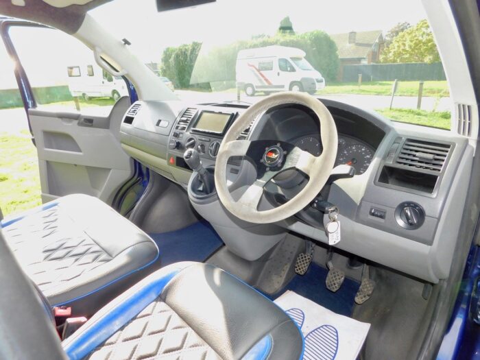 2006 VW T5 Transporter with a T6 front end conversion and rear tailgate. £18,999 - Image 19