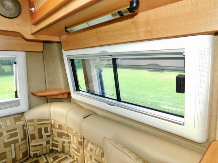 IH Savannah Tio R Luxury 2 Berth Campervan with U Shape REAR LOUNGE. Fiat 2.8 Jtd with Only 60,000 miles from NEW. Only 5.6m Long £24,999 - Image 8
