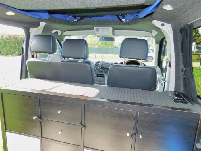 2006 VW T5 Transporter with a T6 front end conversion and rear tailgate. £18,999 - Image 17