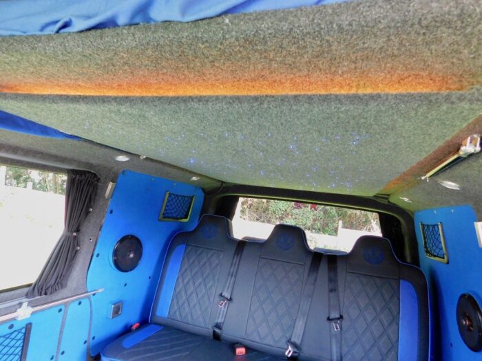 2006 VW T5 Transporter with a T6 front end conversion and rear tailgate. £18,999 - Image 16