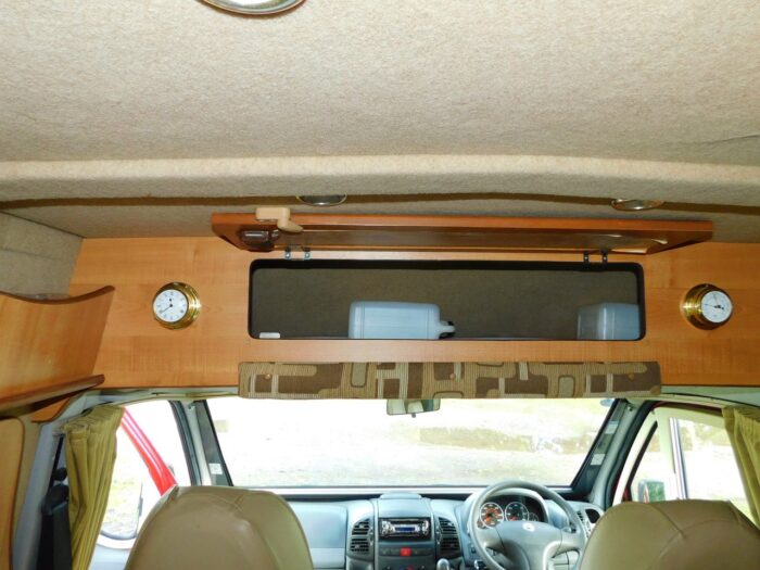 IH Savannah Tio R Luxury 2 Berth Campervan with U Shape REAR LOUNGE. Fiat 2.8 Jtd with Only 60,000 miles from NEW. Only 5.6m Long £24,999 - Image 3