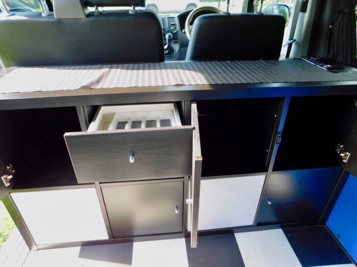 2006 VW T5 Transporter with a T6 front end conversion and rear tailgate. £18,999 - Image 11