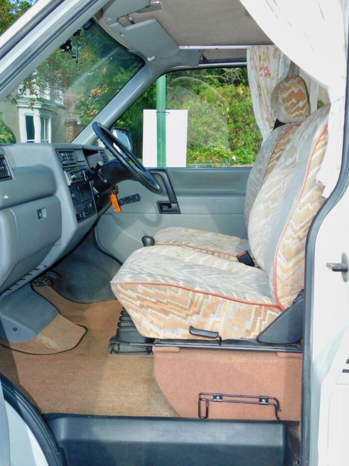 Auto-Sleeper Trident VW T4 2.4d 2 Plus 2 Berth Campervan 1994 with Low Mileage and Power Assisted Steering.  £10,999 Ideal Project - Image 4