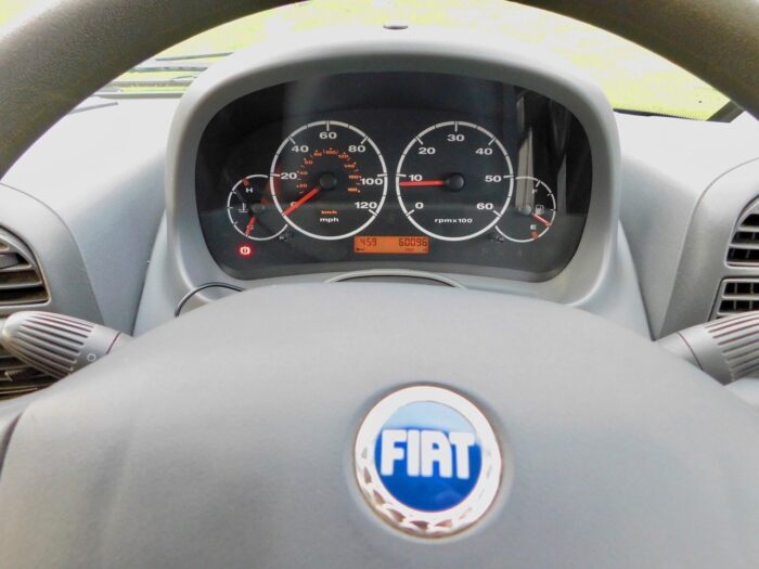 RAPIDO 786F Fiat 2.8 Jtd 4 Berth with Fixed Rear French DOUBLE Corner BED. Only 60,000 miles from New. £24,999 - Image 17