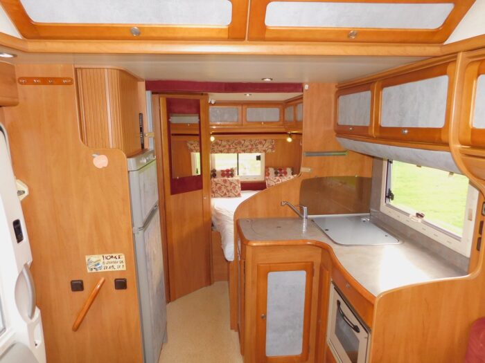 RAPIDO 786F Fiat 2.8 Jtd 4 Berth with Fixed Rear French DOUBLE Corner BED. Only 60,000 miles from New. £24,999 - Image 16
