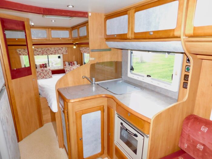 RAPIDO 786F Fiat 2.8 Jtd 4 Berth with Fixed Rear French DOUBLE Corner BED. Only 60,000 miles from New. £24,999 - Image 14