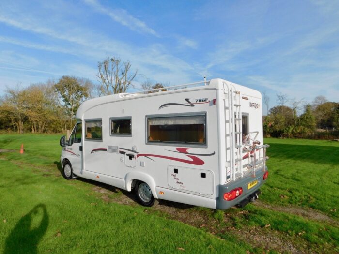 RAPIDO 786F Fiat 2.8 Jtd 4 Berth with Fixed Rear French DOUBLE Corner BED. Only 60,000 miles from New. £24,999 - Image 6