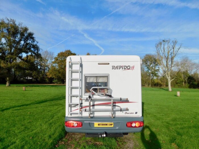 RAPIDO 786F Fiat 2.8 Jtd 4 Berth with Fixed Rear French DOUBLE Corner BED. Only 60,000 miles from New. £24,999 - Image 5
