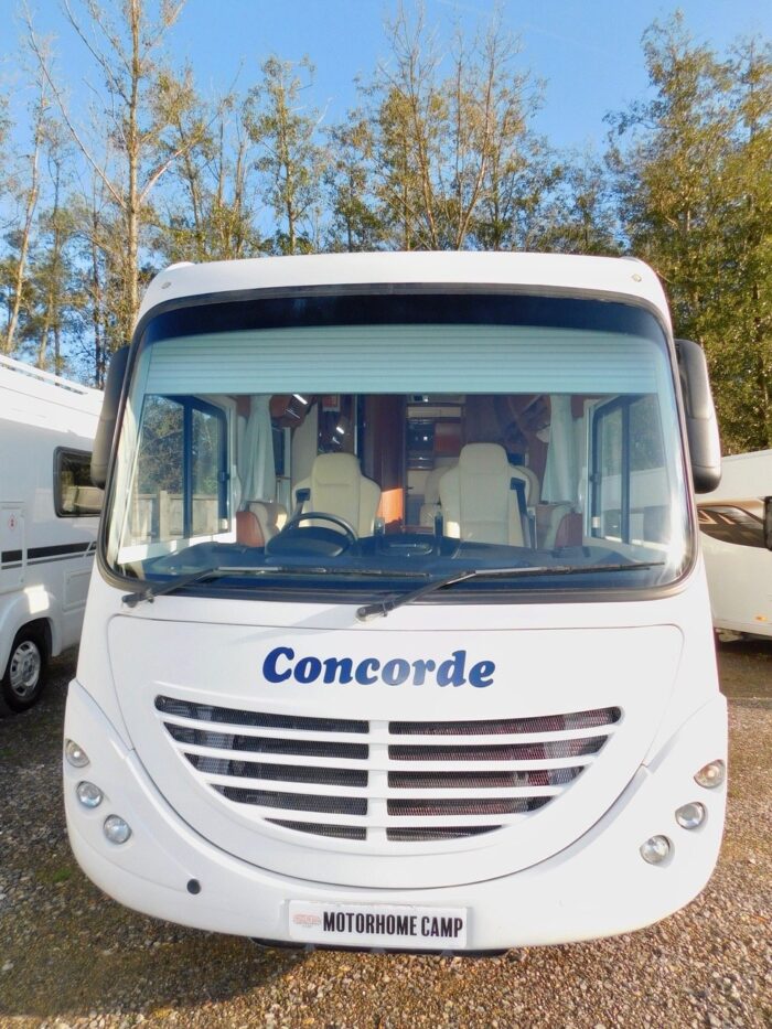 Concorde Credo Emotion 713H Fiat 3.0 L 180 bhp Automatic Luxury 4 Berth with Large Garage for a Scooter etc. £65,999 - Image 3