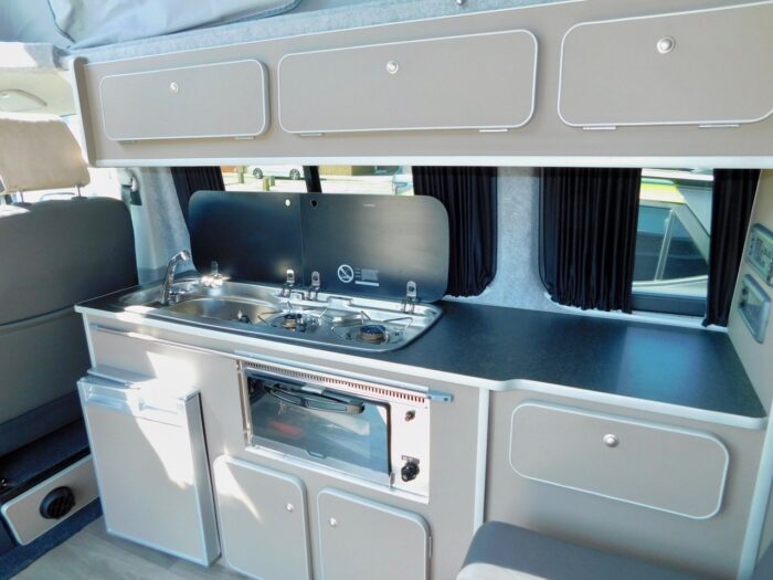 VW T5 SWB TRENDLINE AC EXPEDITION CAMPERS MONTE CARLO 2.0 L 2 Plus 2 Berth with Air Conditioning and Grill, Plus Rear Central Heating..£32,995 - Image 5