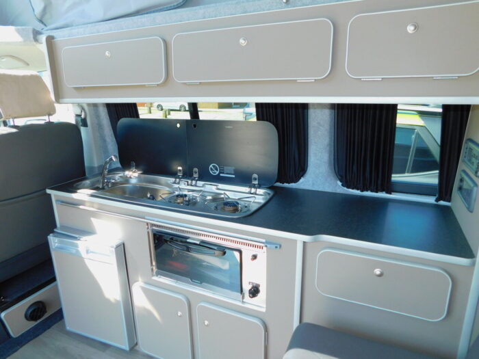 VW T5 SWB TRENDLINE AC EXPEDITION CAMPERS MONTE CARLO 2.0 L 2 Plus 2 Berth with Air Conditioning and Grill, Plus Rear Central Heating..£32,995 - Image 6