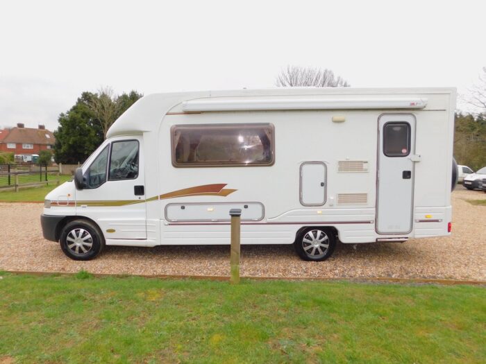 Autocruise Starquest  2.8 litre HDI Five Speed Manual Gearbox. Only 42,000 miles  (Deposit Now Taken) - Image 23
