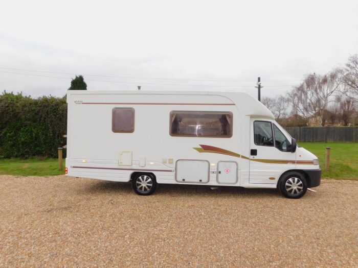 Autocruise Starquest  2.8 litre HDI Five Speed Manual Gearbox. Only 42,000 miles  (Deposit Now Taken) - Image 21
