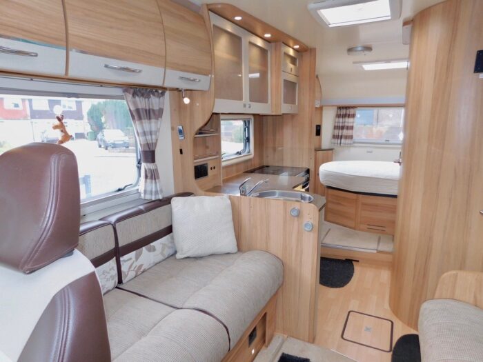 2016 Bailey Approach Autograph 730 Peugeot 2.2 HDi L3 Euro 5 (130 ps) Luxury  4 Berth Bed Motorhome with Island bed £44,999 - Image 24