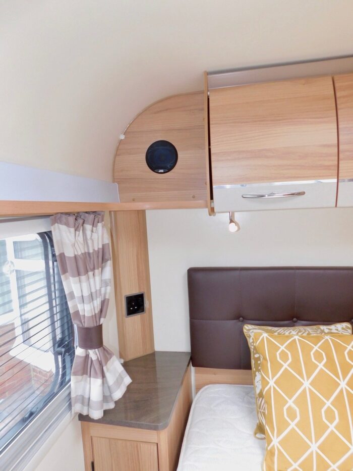 2016 Bailey Approach Autograph 730 Peugeot 2.2 HDi L3 Euro 5 (130 ps) Luxury  4 Berth Bed Motorhome with Island bed £44,999 - Image 15