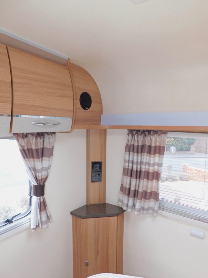 2016 Bailey Approach Autograph 730 Peugeot 2.2 HDi L3 Euro 5 (130 ps) Luxury  4 Berth Bed Motorhome with Island bed £44,999 - Image 14