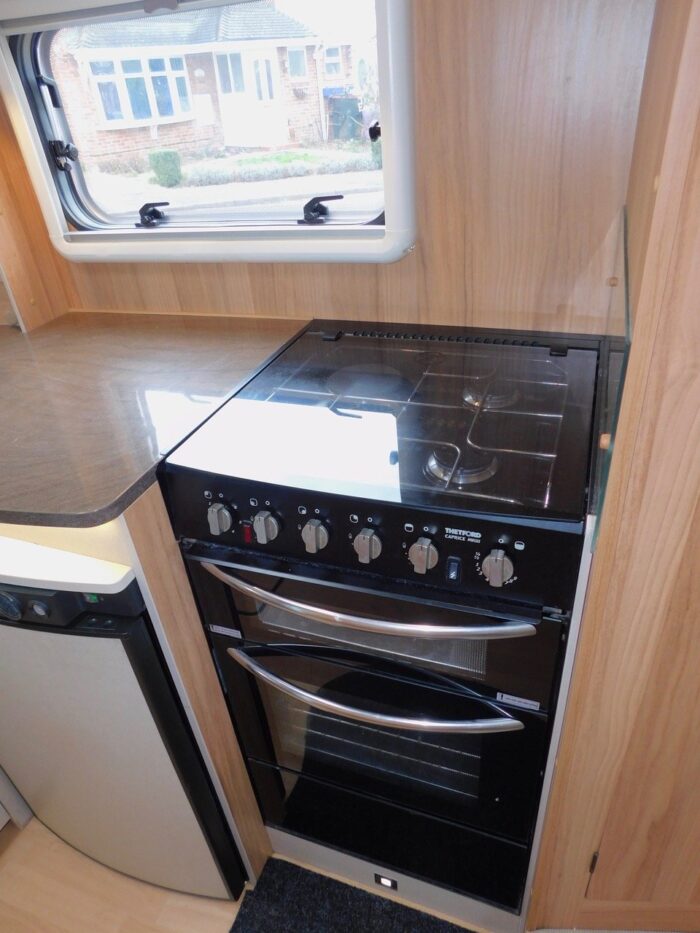 2016 Bailey Approach Autograph 730 Peugeot 2.2 HDi L3 Euro 5 (130 ps) Luxury  4 Berth Bed Motorhome with Island bed £44,999 - Image 12