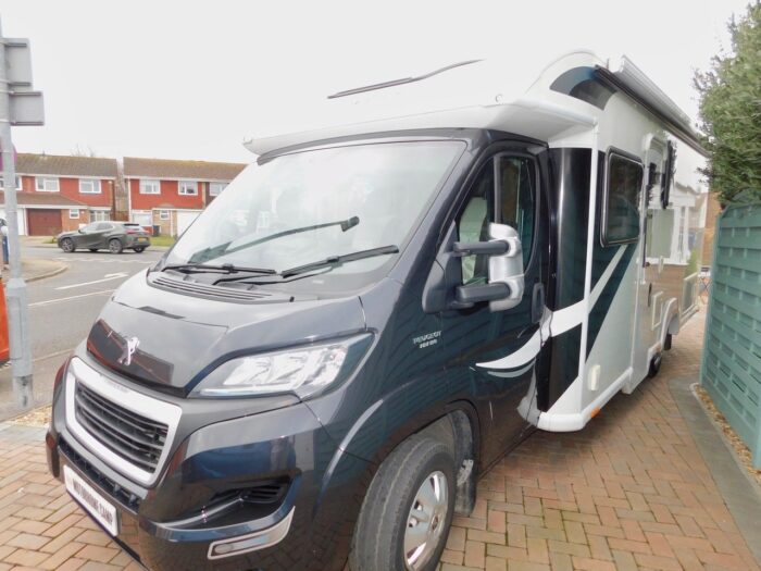 2016 Bailey Approach Autograph 730 Peugeot 2.2 HDi L3 Euro 5 (130 ps) Luxury  4 Berth Bed Motorhome with Island bed £44,999 - Image 5