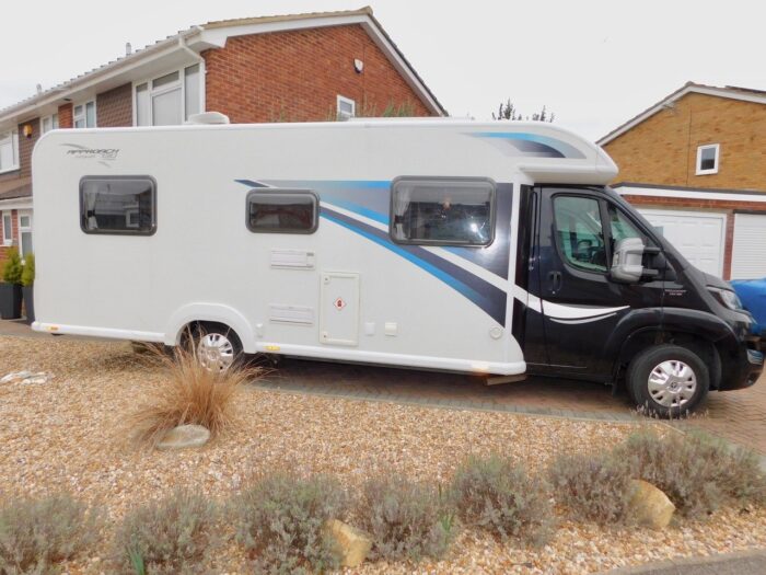 2016 Bailey Approach Autograph 730 Peugeot 2.2 HDi L3 Euro 5 (130 ps) Luxury  4 Berth Bed Motorhome with Island bed £44,999 - Image 2