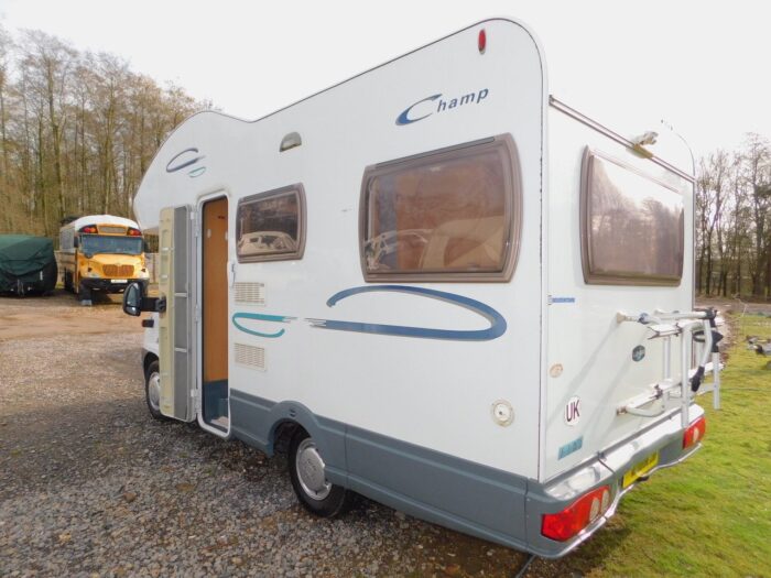 Lunar Champ 520 4 Berth With REAR LOUNGE. Fiat 2.3 Jtd Only 5.6m Long and 2.27m Wide Only 41,563 from new. £18,999 - Image 4