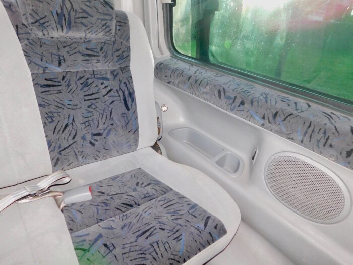 Mazda Bongo 2.0 L Automatic PETROL. 8 Seater and use as a Camper. Hard Top  £7,499 - Image 9