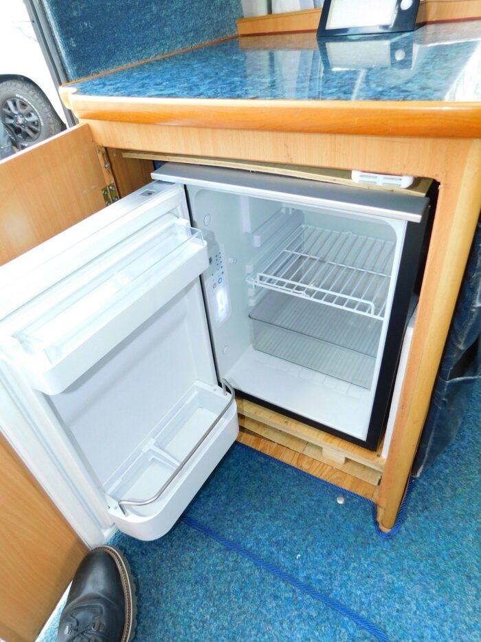 Timberland Independence Fiat 2.8 Jtd Luxury 2 Berth Campervan with Low mileage.  £20,999 - Image 9
