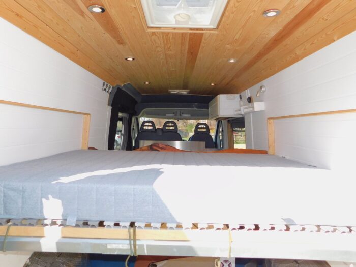 Professionally Hand Crafted 2 Berth Camper Conversion CITROEN RELAY 35 L3H2 2.2 HDI with Only 55,000 miles from New £34,999 - Image 9
