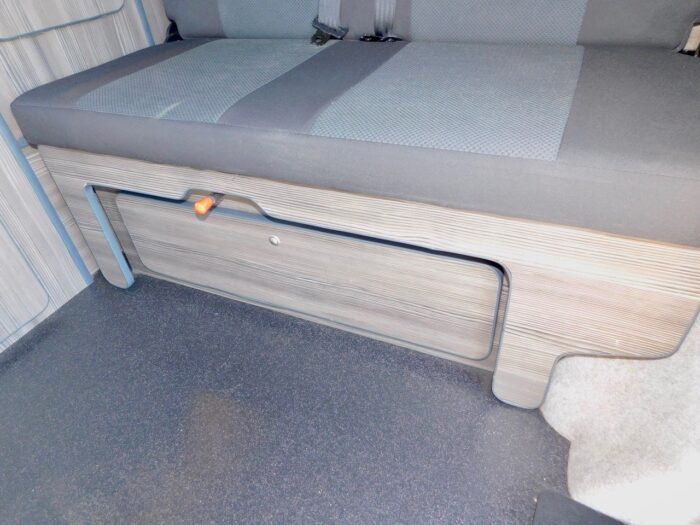 Camper King St. Tropez VW 4 Berth Camper Van 2.0 Tdi High Line with Tailgate and 5 Seatbelts. Only 72,000 miles and 2 previous owners from New. April 2017 17 plate. £35,999 - Image 13